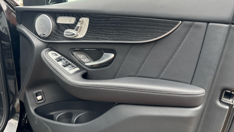 Mercedes-Benz GLC 300d 4Matic AMG Line Premium Pls 5dr 9G-Tronic Diesel Estate